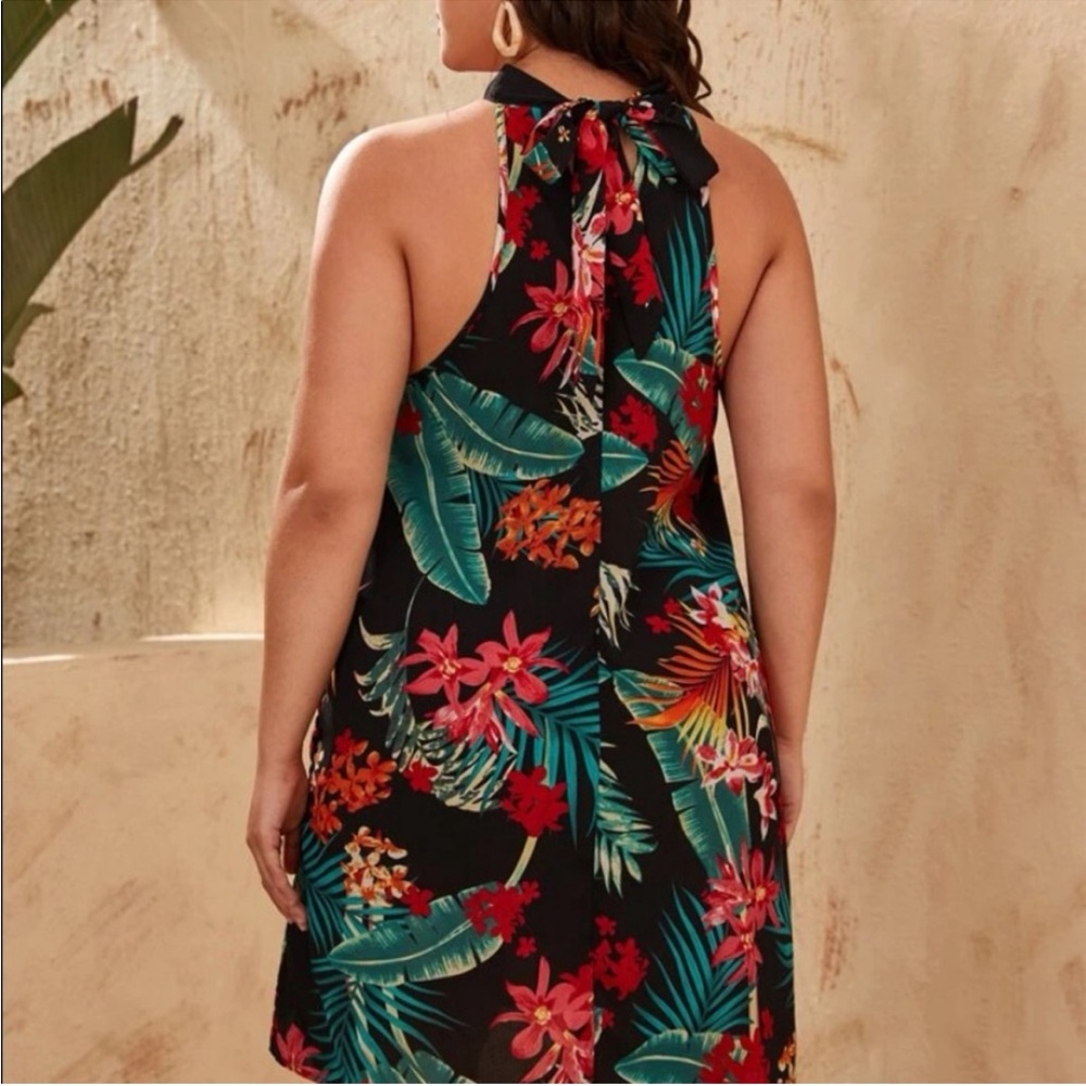 New Floral Halter Dress - Picture 2 of 3